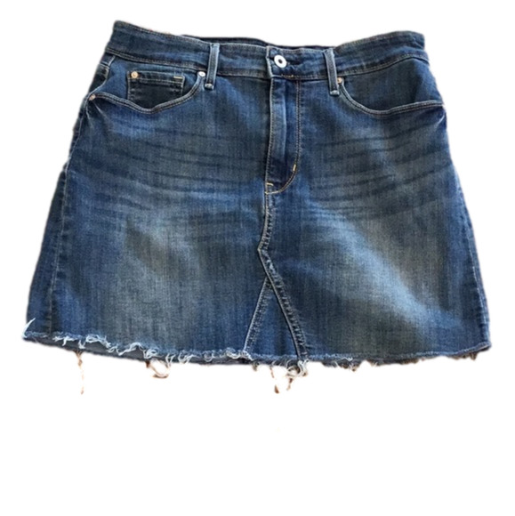 Levi's Dresses & Skirts - LEVI’S Signature High Rise Denim Skirt. Women’s size 6; 28.